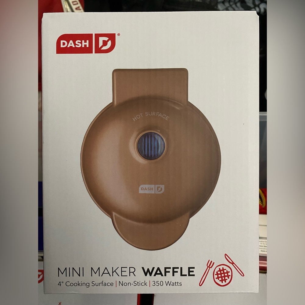 🧇 Dash Mini Waffle Maker 4” Non-Stick Cooking Surface 350 Watts - Brown